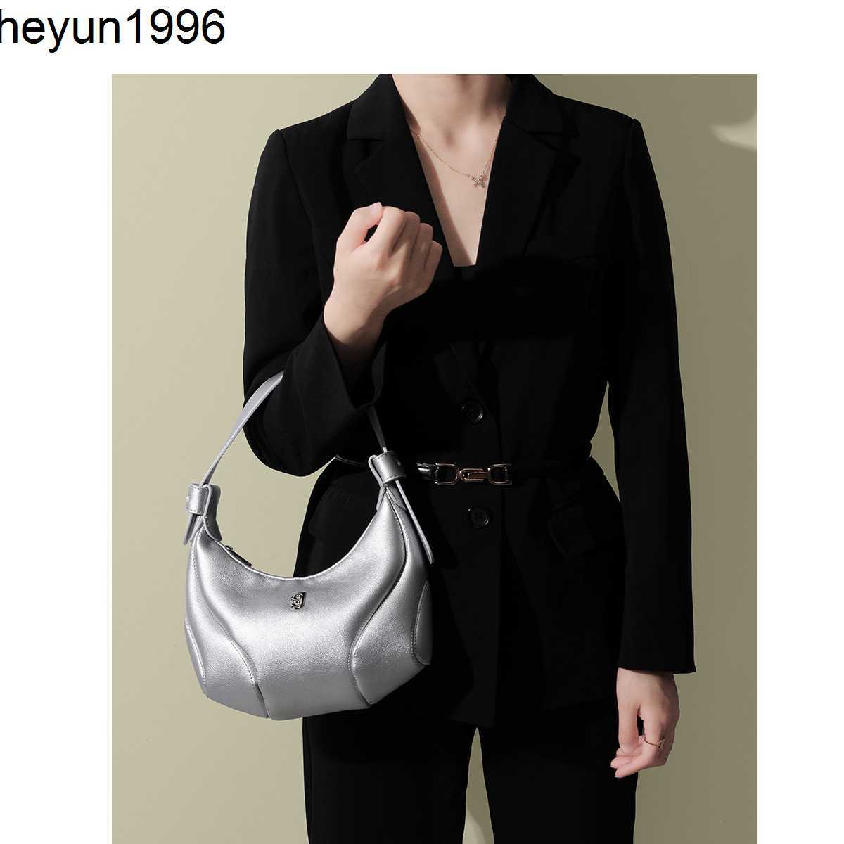 Jiji Family's Same Baseball Underarm 2023 Spring/Summer New High end Fashion Small Group One Shoulder Crossbody Crescent Bag, Black6
Jiji Family's Same Baseball Underarm 2023 Spring/Summer New High end Fashion Small Group One Shoulder Crossbody Crescent Bag, Black6