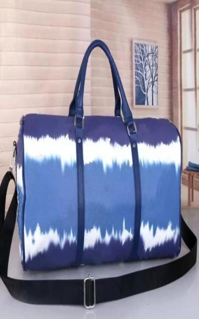 New 2022 50cm Duffel Bags gradient color fashion big flower men women travel bag duffle leather luggage handbags large capacit1536137, Sky blue
New 2022 50cm Duffel Bags gradient color fashion big flower men women travel bag duffle leather luggage handbags large capacit1536137, Sky blue