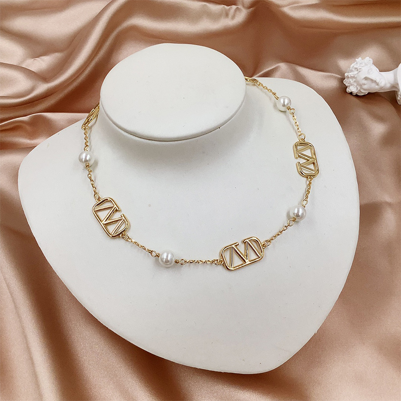 Pendant Necklaces Luxury Pearl Necklace for Woman Classic Lady Personality Jewelry 3 Style Temperament