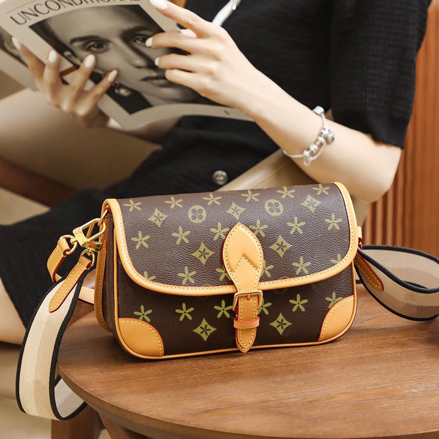 Womens men M45985 M46386 diane bag tote Wallet Designer cowhide clutch travel bags luggage bag hobo lady pochette baguette cross body cosmetic bags handbag shoulder, Pink
Womens men M45985 M46386 diane bag tote Wallet Designer cowhide clutch travel bags luggage bag hobo lady pochette baguette cross body cosmetic bags handbag shoulder, Pink