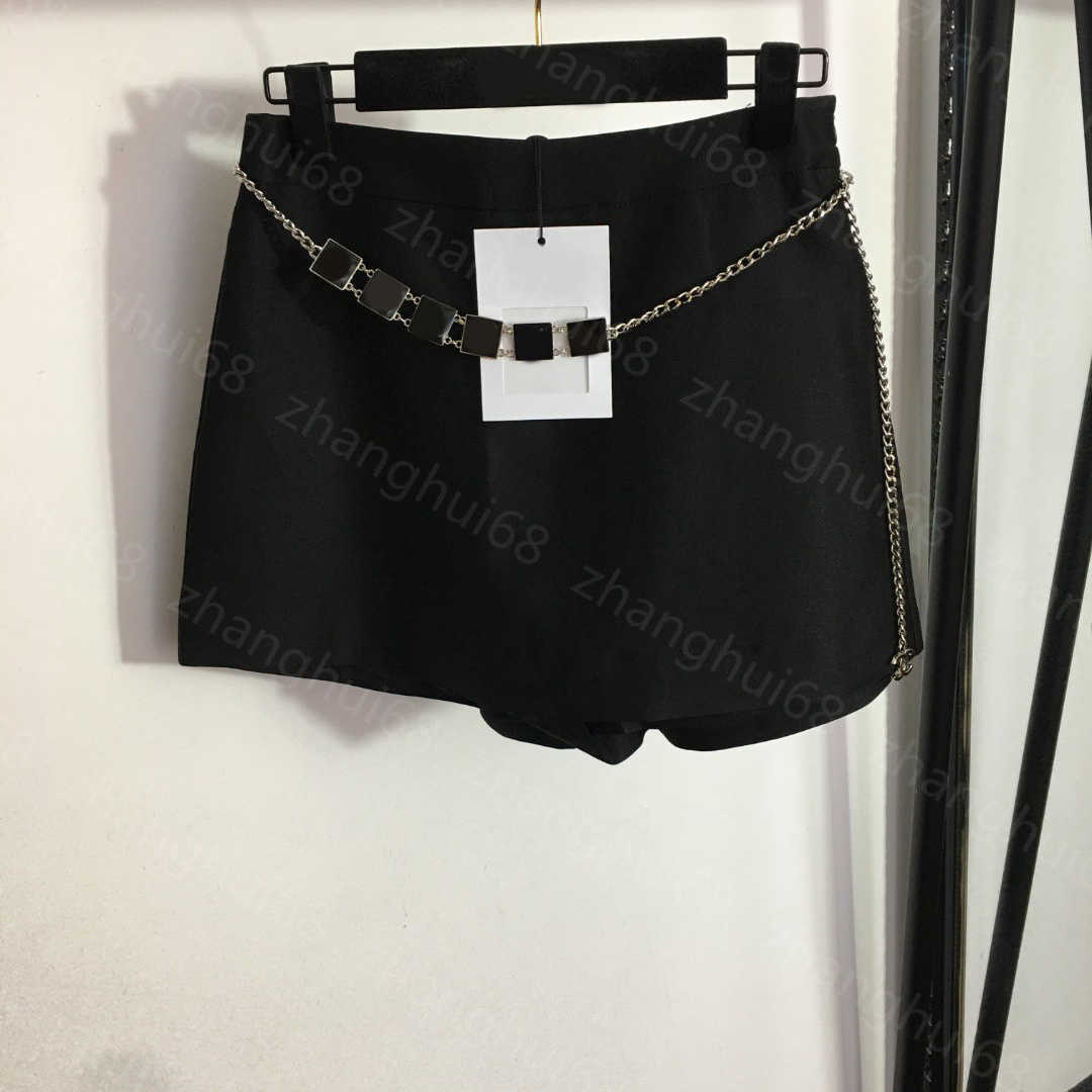 23ss black shorts Womens Shorts Casual shorts womens designer clothing Letter chain belt short skirt High quality women clothes
23ss black shorts Womens Shorts Casual shorts womens designer clothing Letter chain belt short skirt High quality women clothes