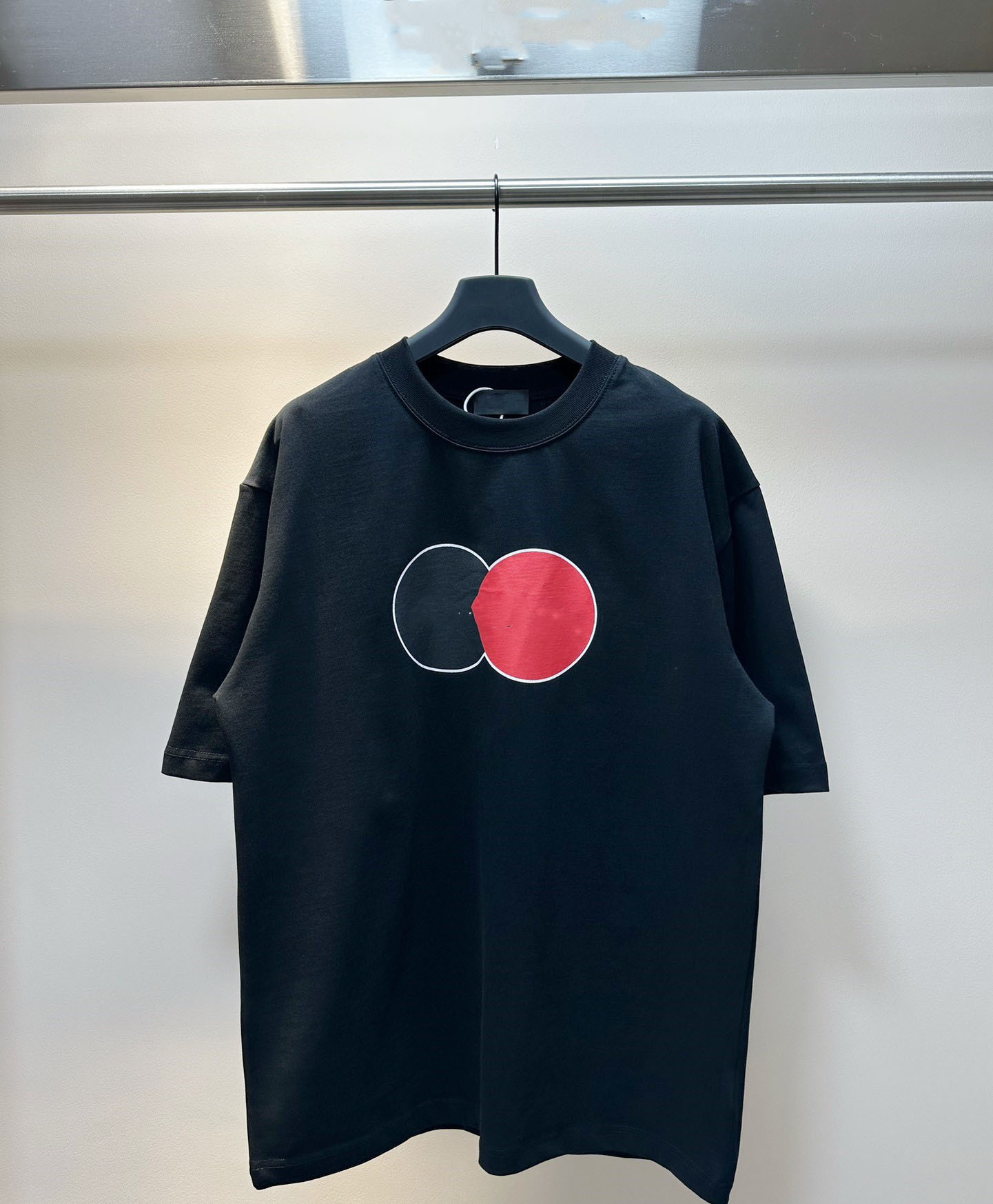 Summer mens tshirts designers luxury t shirt fashion shirts Front Circle Letter MasterCard Short Sleeve T-shirt Casual High Street Couple Same Ins, Black
Summer mens tshirts designers luxury t shirt fashion shirts Front Circle Letter MasterCard Short Sleeve T-shirt Casual High Street Couple Same Ins, Black