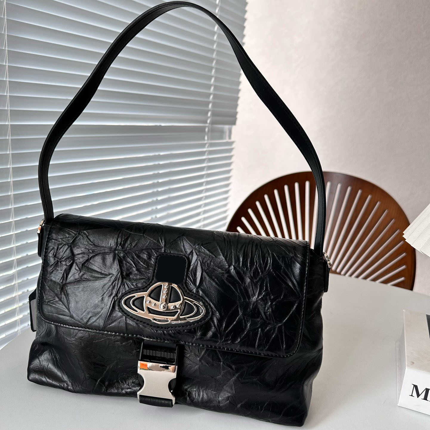 designer Bags Women messenger bags shoulder bags Luxurys Handbag Shoulder Leather Crossbody silver shopping Purses 230524, Black
designer Bags Women messenger bags shoulder bags Luxurys Handbag Shoulder Leather Crossbody silver shopping Purses 230524, Black