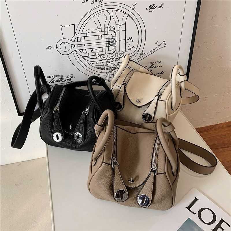 Women Handbag Lindys Bag Women's new Lindys pillow bag ins tidal one-shoulder cross-body doctor bag portable bag, Black4
Women Handbag Lindys Bag Women's new Lindys pillow bag ins tidal one-shoulder cross-body doctor bag portable bag, Black4