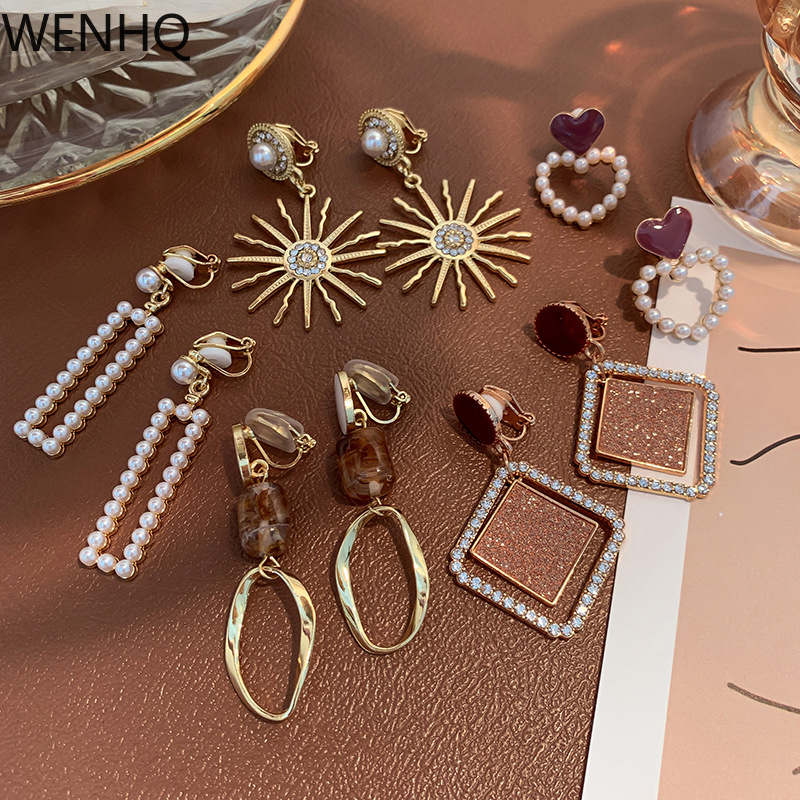 WENHQ Korean Women's Clip on Earrings No Pierced Cuff Earrings Fashion Geometric Pearl Rhinestones Ear Clips Fashion Jewelry
WENHQ Korean Women's Clip on Earrings No Pierced Cuff Earrings Fashion Geometric Pearl Rhinestones Ear Clips Fashion Jewelry