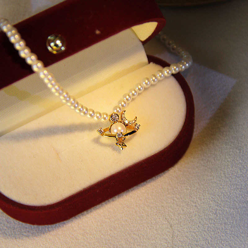 Dowager's Same Style Pearl Popular Design Internet Red INS Cold Wind Western Empress Dowager Saturn Necklace
Dowager's Same Style Pearl Popular Design Internet Red INS Cold Wind Western Empress Dowager Saturn Necklace