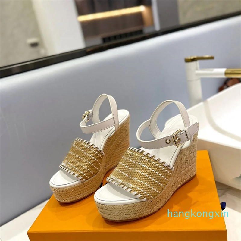 Designer Tribute Woven Espadrille Sandals wedge Patform pumps heels 10cm women's luxury designers Leather outsole Evening Casual Party Beach shoes factory footwe, Silver
Designer Tribute Woven Espadrille Sandals wedge Patform pumps heels 10cm women's luxury designers Leather outsole Evening Casual Party Beach shoes factory footwe, Silver