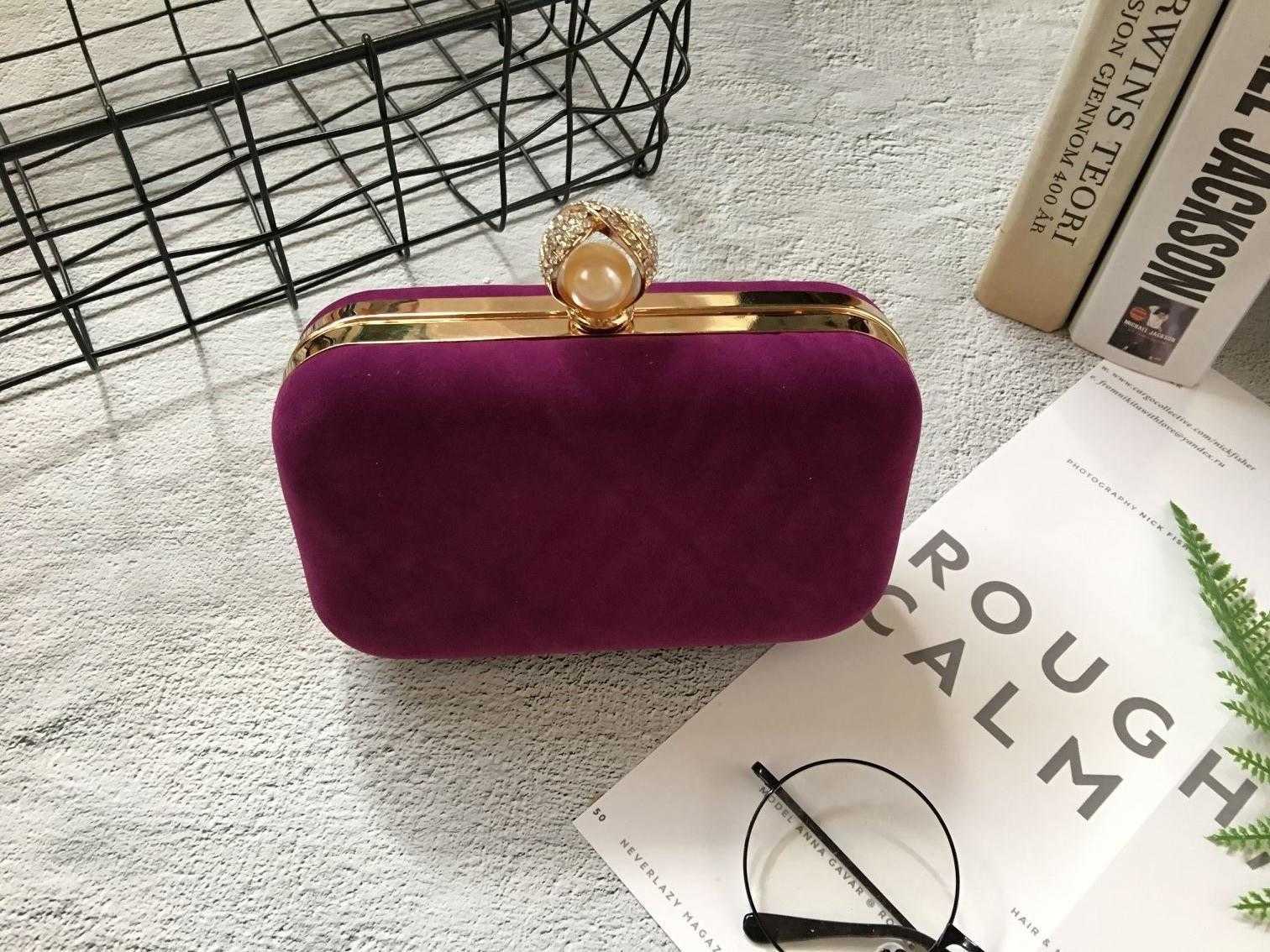 Sweet Pearl Ladies Banquet Dinner Bag Velvet Crossbody Handmade Trend Clutch, Purplish red
Sweet Pearl Ladies Banquet Dinner Bag Velvet Crossbody Handmade Trend Clutch, Purplish red