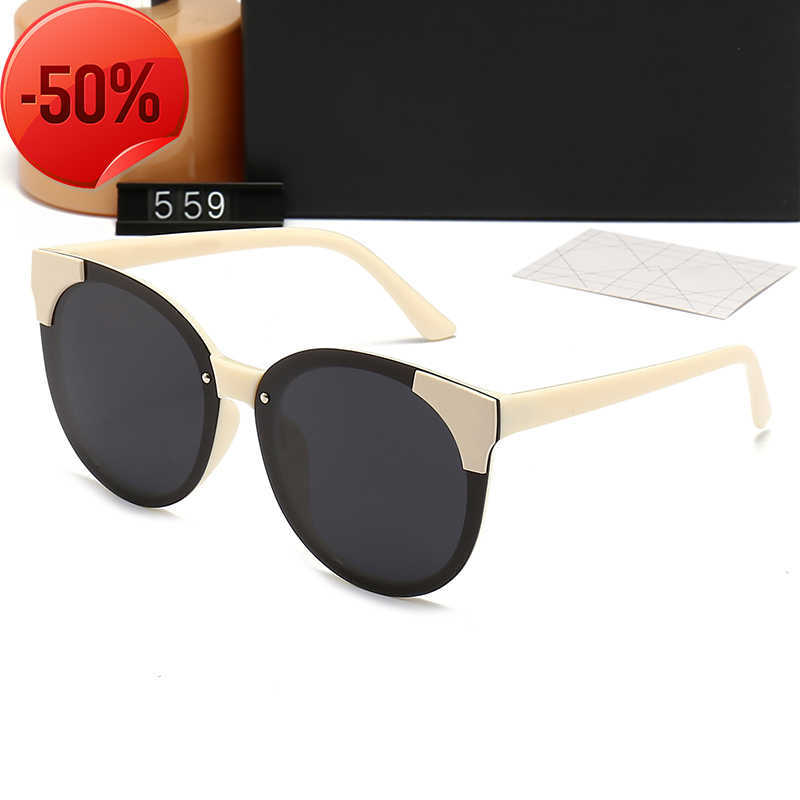 559 Designer Sunglasses Fashion Classic Eyeglasses Goggle Outdoor Pink Beach Sun Glasses For Man Woman 5 Color Optional Triangular Signature With Box
559 Designer Sunglasses Fashion Classic Eyeglasses Goggle Outdoor Pink Beach Sun Glasses For Man Woman 5 Color Optional Triangular Signature With Box