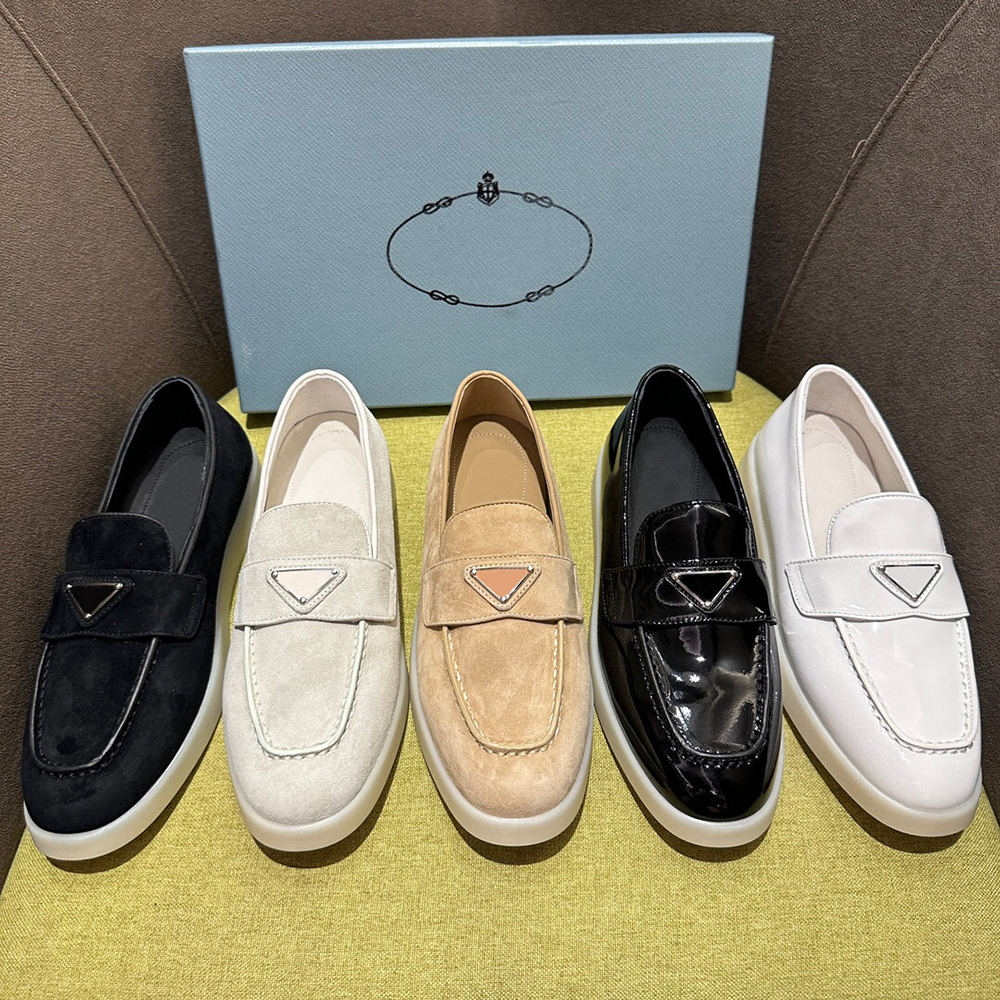 suede loafers shoes Apricot Genuine leather women casual slip on flats Luxury Designers flat Dress shoe slip-on triangle logo embellished flats factory footwear, Black+patent leather
suede loafers shoes Apricot Genuine leather women casual slip on flats Luxury Designers flat Dress shoe slip-on triangle logo embellished flats factory footwear, Black+patent leather
