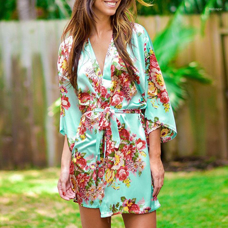 Women' Sleepwear Kimono Gown Satin Women Bathrobe Sexy Robe Intimate Lingerie Print Flower Soft Home Dressing, White
Women' Sleepwear Kimono Gown Satin Women Bathrobe Sexy Robe Intimate Lingerie Print Flower Soft Home Dressing, White