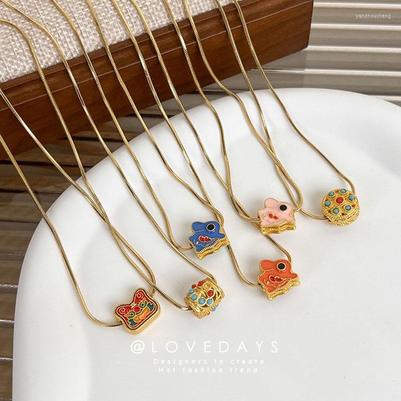 Pendant Necklaces Simple National Wind Dance Lion Tiger Titanium Steel Necklace Female
Pendant Necklaces Simple National Wind Dance Lion Tiger Titanium Steel Necklace Female