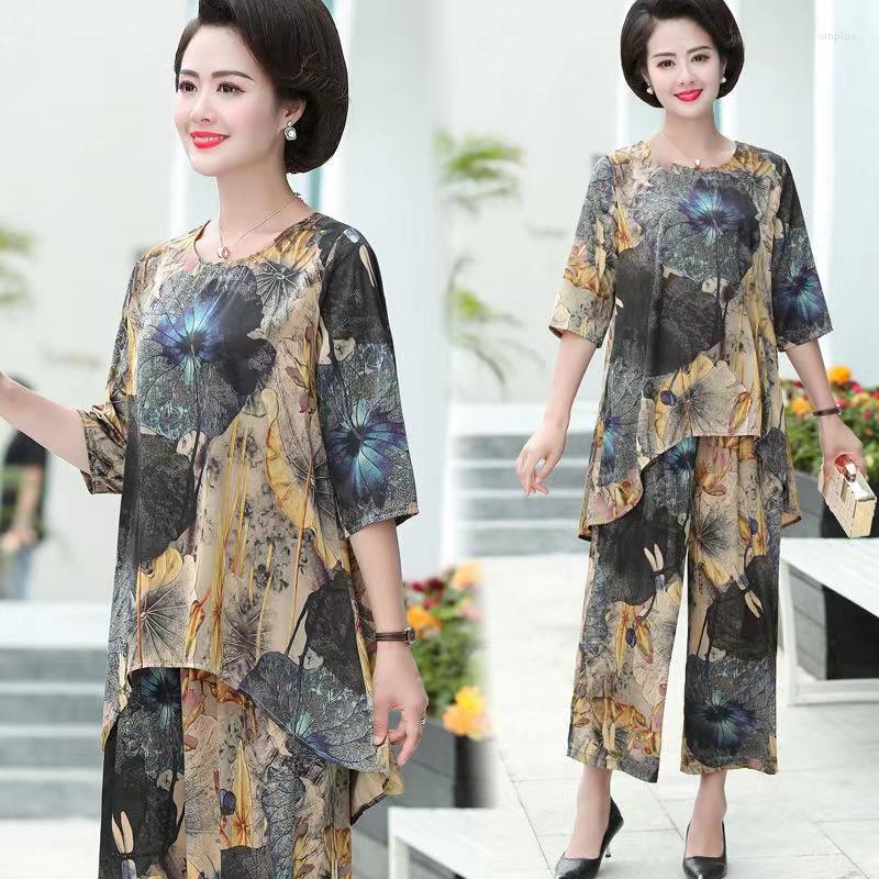 Women's Two Piece Pants Summer 2023 Women Suits Fashion Middle-aged Floral Printing Large Size Two-piece Set Female Clothing Sets For 5XL, Red
Women's Two Piece Pants Summer 2023 Women Suits Fashion Middle-aged Floral Printing Large Size Two-piece Set Female Clothing Sets For 5XL, Red