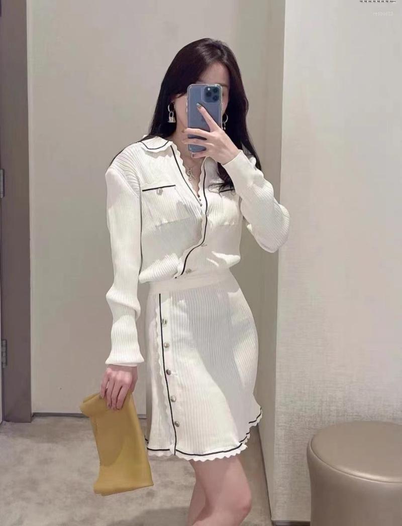 Casual Dresses 2023 Early Fall Women Polo Collar Pockets Single Breasted Knitted Mini Dress, White
Casual Dresses 2023 Early Fall Women Polo Collar Pockets Single Breasted Knitted Mini Dress, White