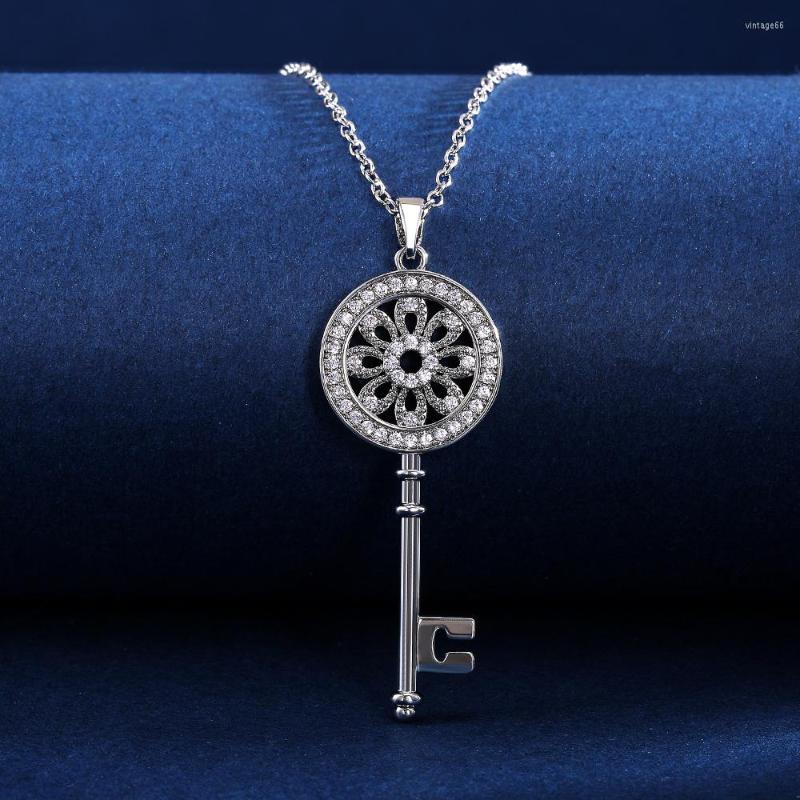Pendant Necklaces CAOSHI Stylish Key Shape Women's Necklace Paved Brilliant Cubic Zirconia Creative Neck Jewelry Chic Party Gift 
Pendant Necklaces CAOSHI Stylish Key Shape Women's Necklace Paved Brilliant Cubic Zirconia Creative Neck Jewelry Chic Party Gift