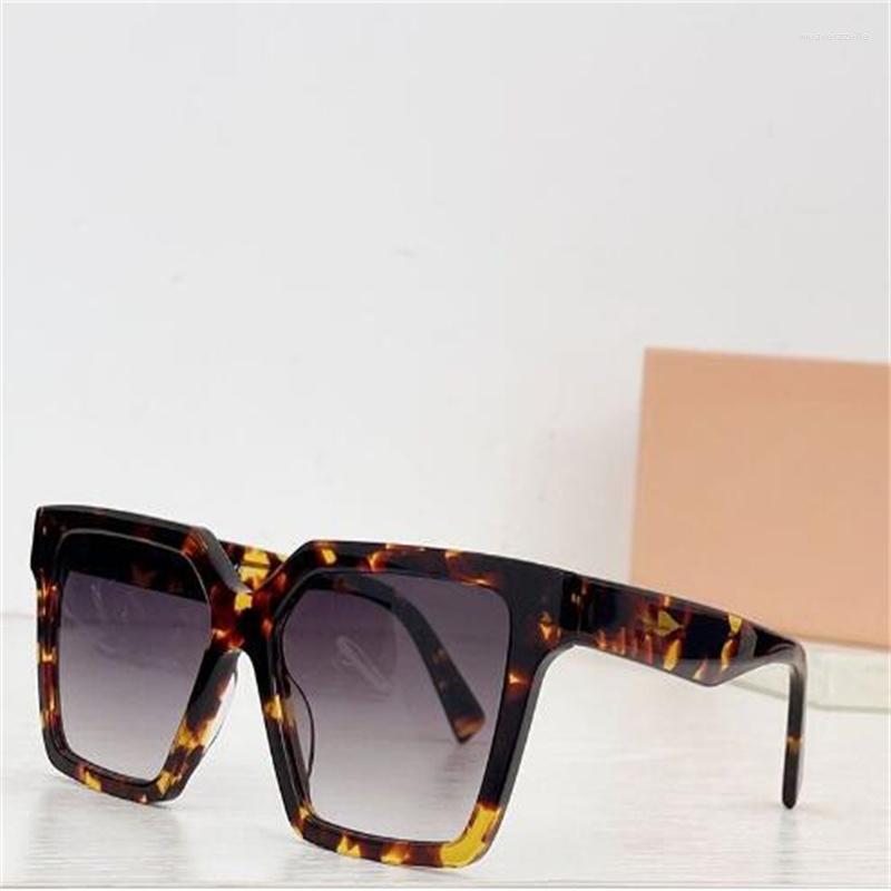 Sunglasses Classic Fashion Designer High Quality Men Women Eyeglass 03YS Luxury Protection Retro Style With Box
Sunglasses Classic Fashion Designer High Quality Men Women Eyeglass 03YS Luxury Protection Retro Style With Box