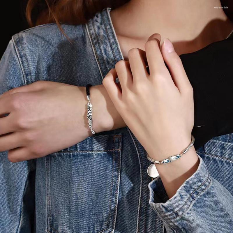 Bangle Long Lifespan Eye-catching Simple Couple Bracelet Decoration Metal Jewelry For Female
Bangle Long Lifespan Eye-catching Simple Couple Bracelet Decoration Metal Jewelry For Female