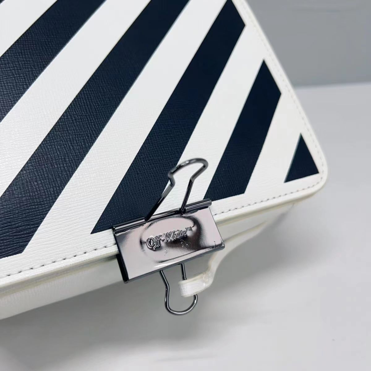 Brand Luxury Women's Bags Handbag Offs White Designers Graffiti Bag Letter One Shoulder Purse Ladies Handbags Backpacks Gups Messenger bags, Multi-color
Brand Luxury Women's Bags Handbag Offs White Designers Graffiti Bag Letter One Shoulder Purse Ladies Handbags Backpacks Gups Messenger bags, Multi-color