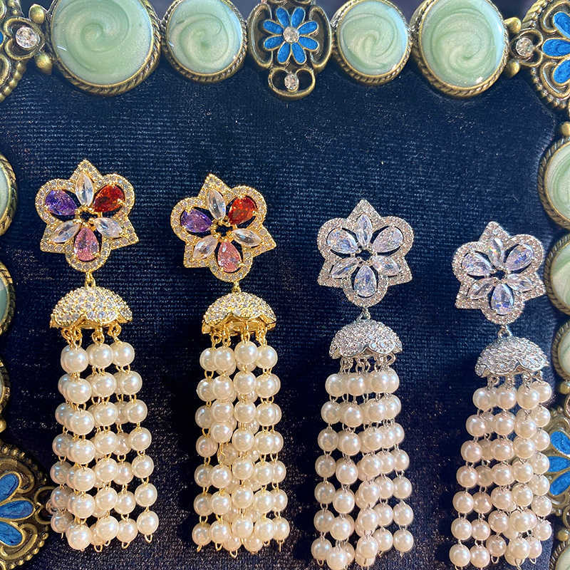 Silver Needle Korean Fashion Celebrity Tassel Pearl Micro Set Earrings Long Flower Personalized Heavy Duty Earrings
Silver Needle Korean Fashion Celebrity Tassel Pearl Micro Set Earrings Long Flower Personalized Heavy Duty Earrings