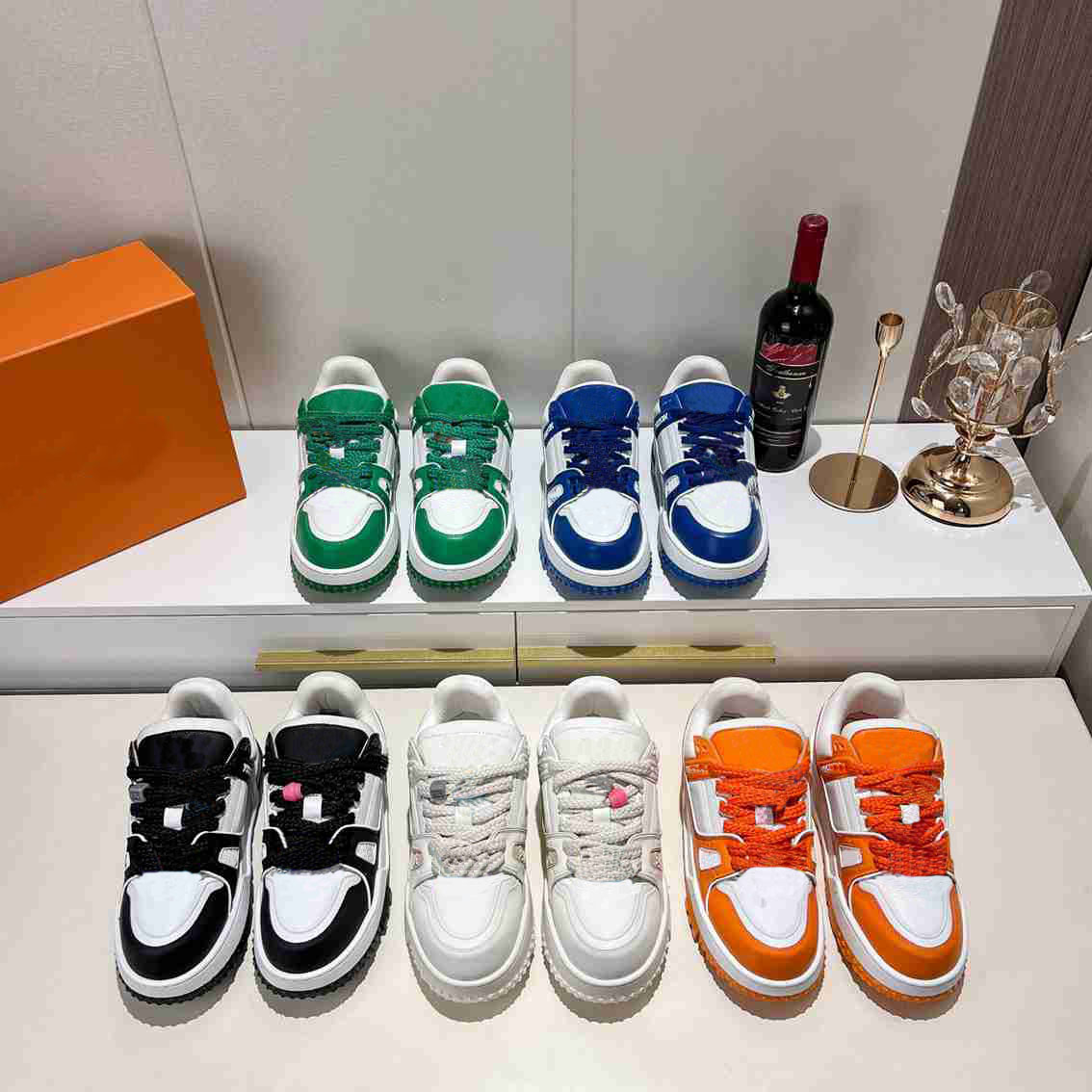 Luxury Designer Coach Maxi Sports Shoes Unisex Casual Shoes Versatile Casual Comfort High end Sports Shoes White Blue Black Orange Green Large Shoe Sizes 35-45
Luxury Designer Coach Maxi Sports Shoes Unisex Casual Shoes Versatile Casual Comfort High end Sports Shoes White Blue Black Orange Green Large Shoe Sizes 35-45