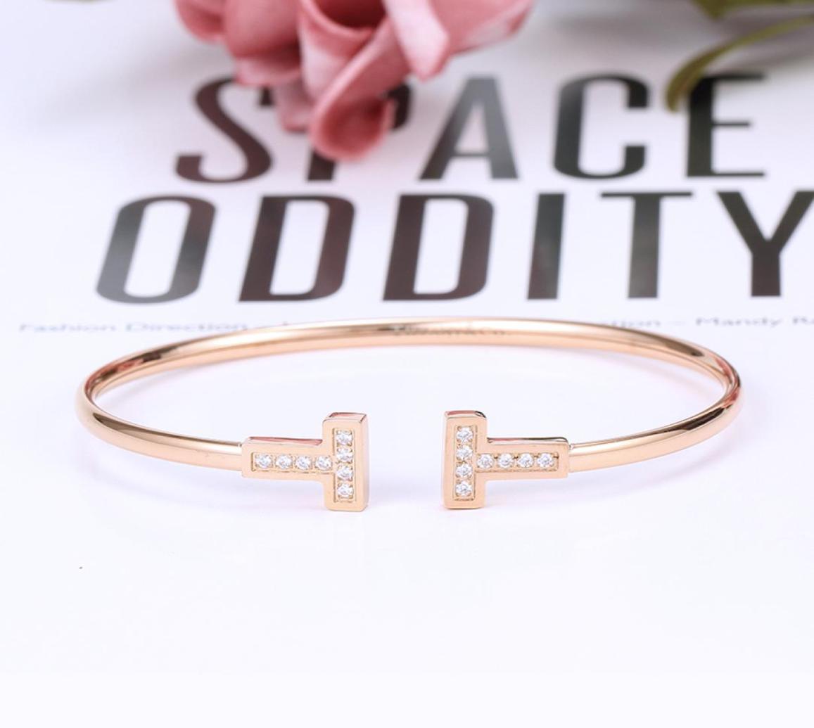Double quotTquot Wristband Fashion designer bracelet Stainless Steel charm gold love bracelets pour hommes charm bangle bracci8344617
Double quotTquot Wristband Fashion designer bracelet Stainless Steel charm gold love bracelets pour hommes charm bangle bracci8344617