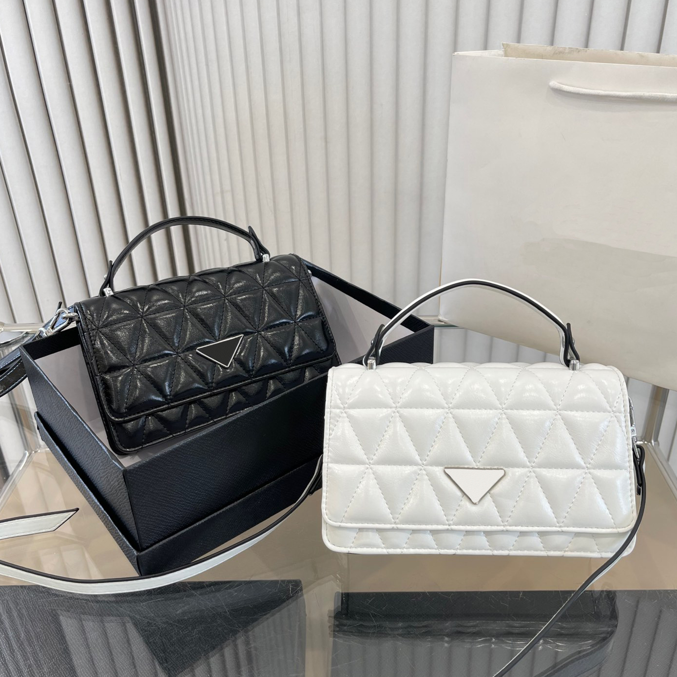 Designer bag handbag luxury bag designers shoulder womens handbags crossbody Bags Elegant and fashionable versatile Diamond Lattice wallet, Pel01 20*12cm
Designer bag handbag luxury bag designers shoulder womens handbags crossbody Bags Elegant and fashionable versatile Diamond Lattice wallet, Pel01 20*12cm