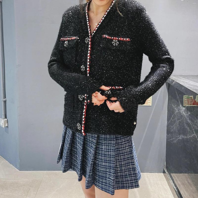 Women' Knits 2023 Autumn And Winter Vneck Crystal Embellished Knitted Bright Silk Women Cardigan Jacket, Black
Women' Knits 2023 Autumn And Winter Vneck Crystal Embellished Knitted Bright Silk Women Cardigan Jacket, Black