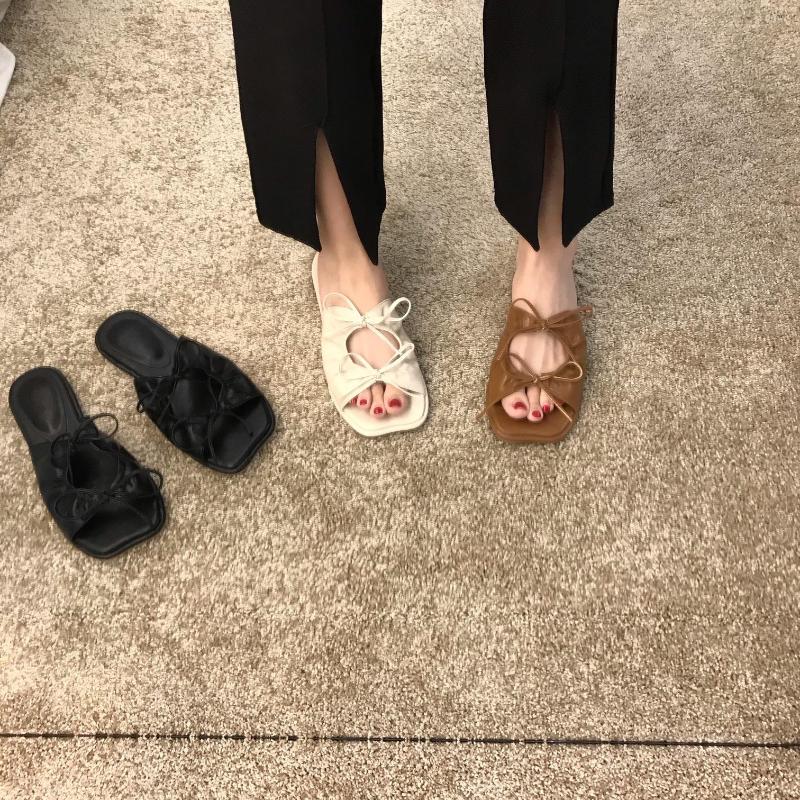 Slippers 2023 Summer Flat Pleated Sandals Fairy Shoes Square Head Outside Wear Bow Open Toe, Beige
Slippers 2023 Summer Flat Pleated Sandals Fairy Shoes Square Head Outside Wear Bow Open Toe, Beige