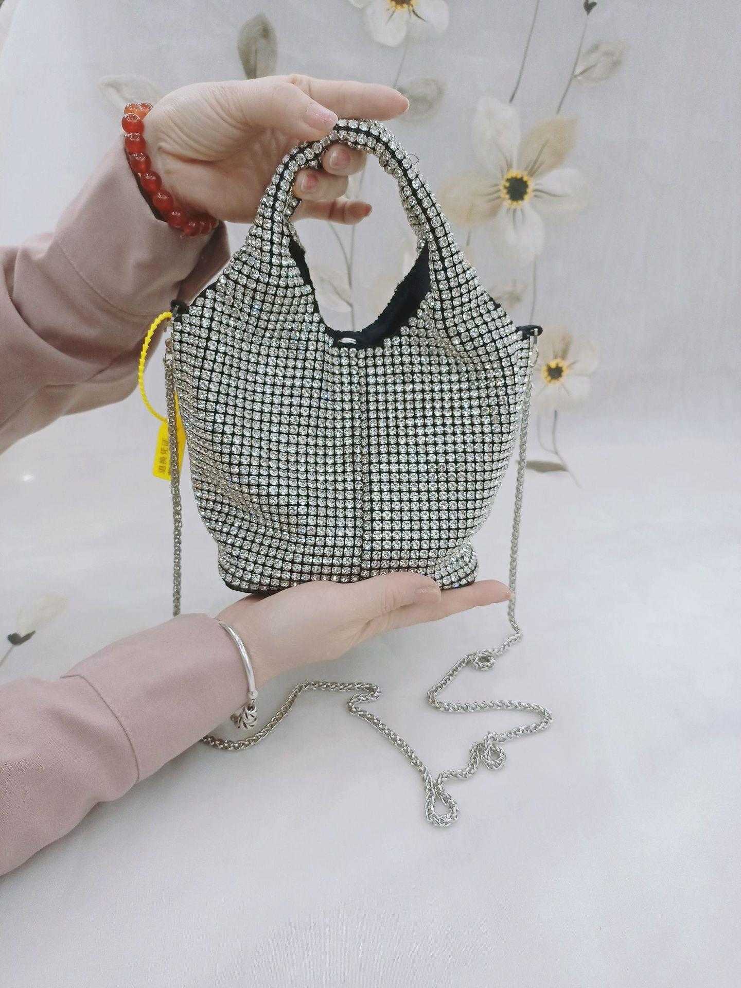 Womens Bag Fashionable High Grade Diamond Chain With Rhinestone Evening Portable Messenger, Silver6
Womens Bag Fashionable High Grade Diamond Chain With Rhinestone Evening Portable Messenger, Silver6
