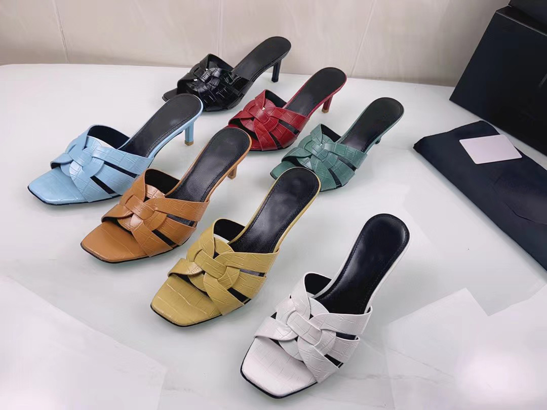 Designer high-heeled sandals hollowed out Breathable Slippers patent leather luxury open-toed stiletto slippers for women, White
Designer high-heeled sandals hollowed out Breathable Slippers patent leather luxury open-toed stiletto slippers for women, White