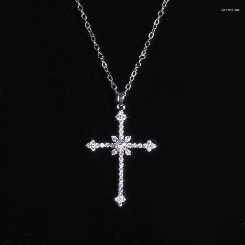 Pendant Necklaces 1pcs Imitation White Gold Necklace Ladies Cold Wind Full Of Diamonds Star Mango Shining Cross Jewelry
Pendant Necklaces 1pcs Imitation White Gold Necklace Ladies Cold Wind Full Of Diamonds Star Mango Shining Cross Jewelry