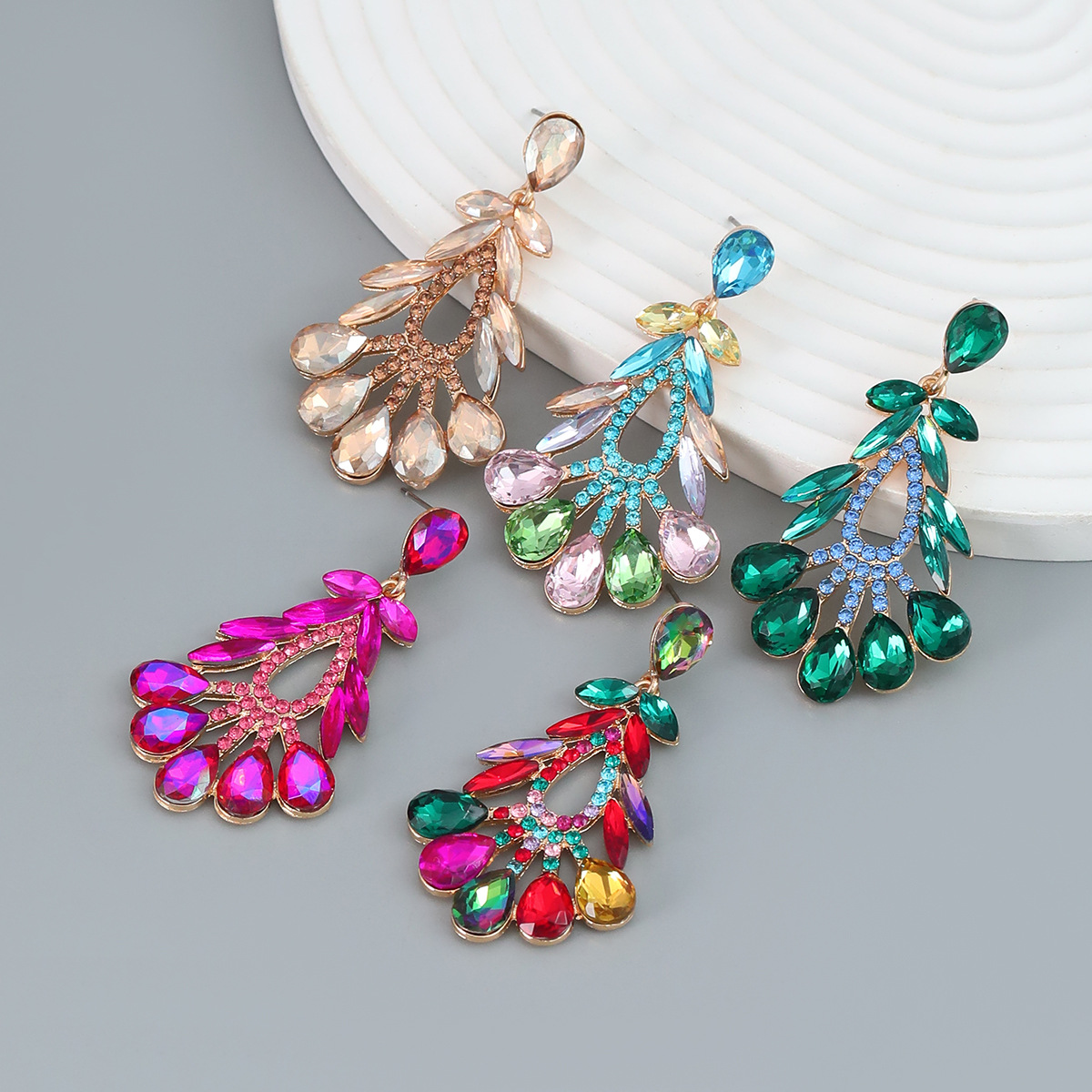 The New Metal Rhine Is A Floral Geometric Earring for Women's Elegant Charming Dangle Earings Banquet Jewelry Accessory Digadagu
The New Metal Rhine Is A Floral Geometric Earring for Women's Elegant Charming Dangle Earings Banquet Jewelry Accessory Digadagu