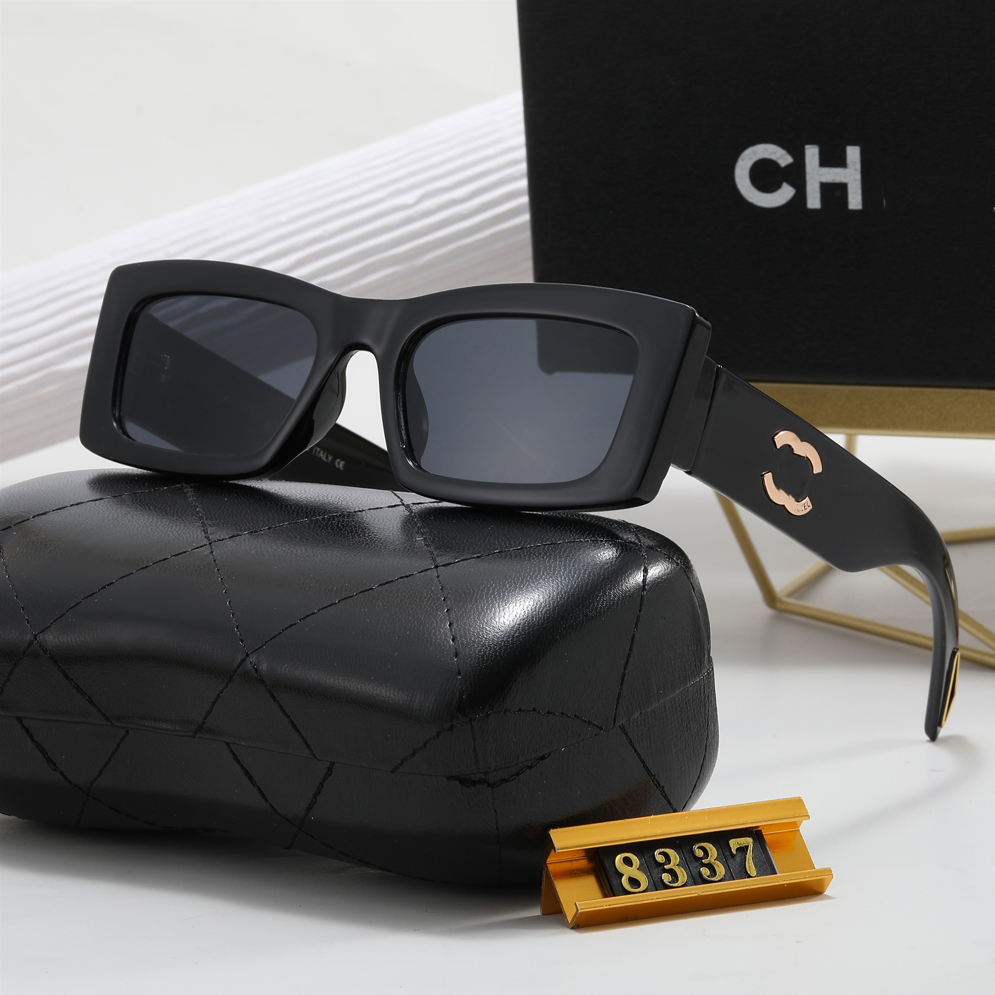 Designer Sunglasses For Women and Men Fashion Cat Eye Eyewear Model Special UV 400 Protection Letter Big Leg Double Beam Frame Outdoor Design Sunglasses 8337
Designer Sunglasses For Women and Men Fashion Cat Eye Eyewear Model Special UV 400 Protection Letter Big Leg Double Beam Frame Outdoor Design Sunglasses 8337