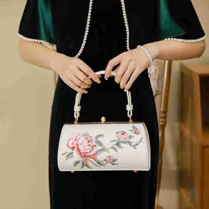 Ancient Style Womens Bag Handmade Kisslock Cheongsam Handbag Crossbody Dinner Chinese Republic Of China Under The Mountain And Moon, Black mountain and moon
Ancient Style Womens Bag Handmade Kisslock Cheongsam Handbag Crossbody Dinner Chinese Republic Of China Under The Mountain And Moon, Black mountain and moon