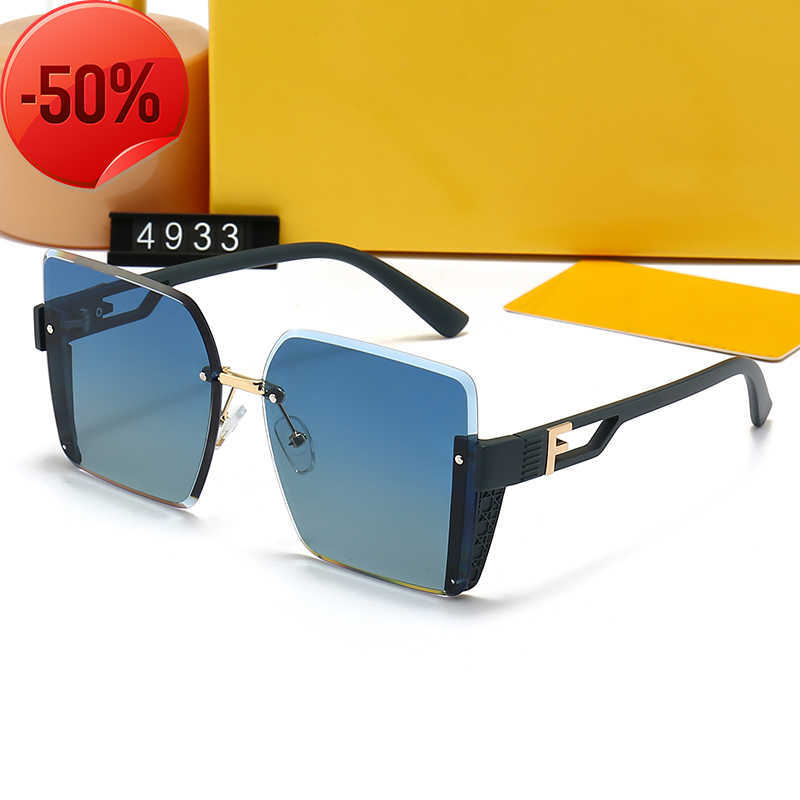 fashion sunglasses Round Double Bridge model real top quality 4933 women men sun glasses with black or brown leather case and retail package!
fashion sunglasses Round Double Bridge model real top quality 4933 women men sun glasses with black or brown leather case and retail package!
