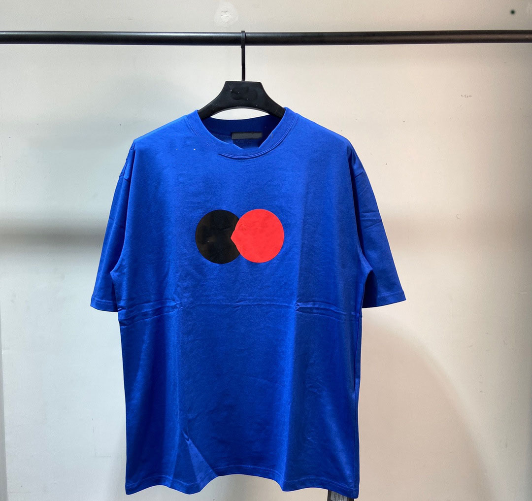 White mens summer tshirts fashion designers t shirts MasterCard Double Loop Logo Printed Short Sleeve European Station Paris Fashion Brand Cotton Loose T shirt
White mens summer tshirts fashion designers t shirts MasterCard Double Loop Logo Printed Short Sleeve European Station Paris Fashion Brand Cotton Loose T shirt