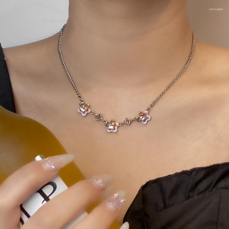 Pendant Necklaces Hollow Flower Clavicle Necklace Women Korean Fashion Sweet Woman Silver Color Cute Accesorios OL Style Kawaii Jewelry
Pendant Necklaces Hollow Flower Clavicle Necklace Women Korean Fashion Sweet Woman Silver Color Cute Accesorios OL Style Kawaii Jewelry