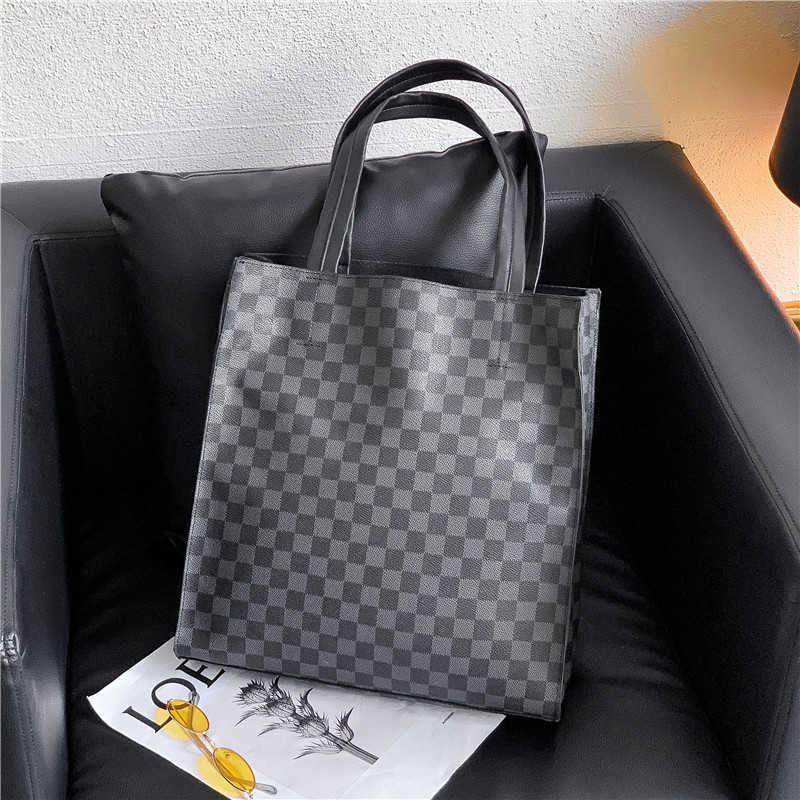 Japanese and Korean fashion leisure briefcase simple style men's and women's hand-held bag mother bag single shoulder bag leather lattice 230526
Japanese and Korean fashion leisure briefcase simple style men's and women's hand-held bag mother bag single shoulder bag leather lattice 230526