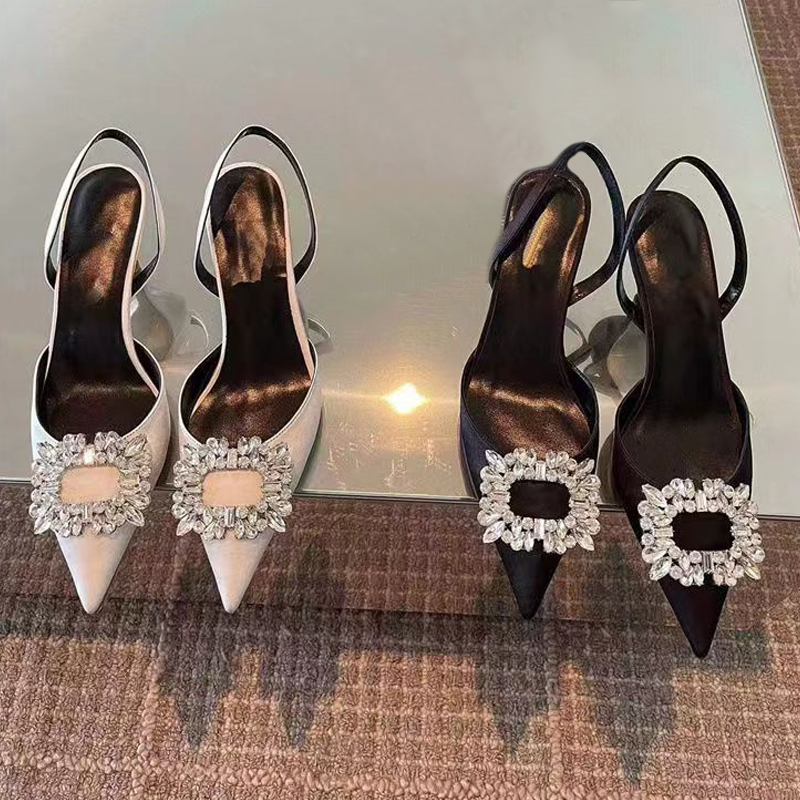 with box Designer London women high heels Dress Shoes Romy 85 65 Crystals Embellished Silk Slingback Pumps white Black luxury lady wedding sandals EUR 34-42, 01 white 6.5cm heel
with box Designer London women high heels Dress Shoes Romy 85 65 Crystals Embellished Silk Slingback Pumps white Black luxury lady wedding sandals EUR 34-42, 01 white 6.5cm heel