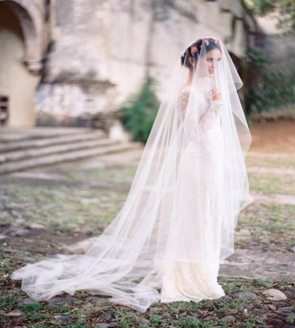Selling Elegant Luxury Real Picture High Quality Romantic Amazing Chapel Cut Edge Veil Bridal Head Alloy Comb For Wedding Dre9236485, White
Selling Elegant Luxury Real Picture High Quality Romantic Amazing Chapel Cut Edge Veil Bridal Head Alloy Comb For Wedding Dre9236485, White