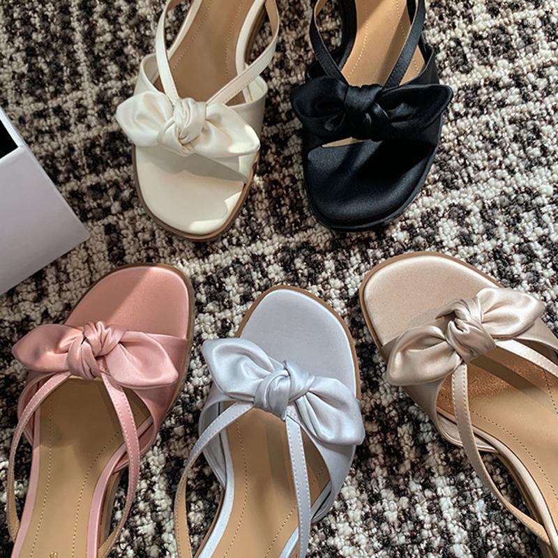 Slippers 2023 Luxury Silk Women Butterflyknot Slides Shoes Summer Ladies Low Heels Flat Sandals Femmes Evening Party Flip Flops, Champagne
Slippers 2023 Luxury Silk Women Butterflyknot Slides Shoes Summer Ladies Low Heels Flat Sandals Femmes Evening Party Flip Flops, Champagne