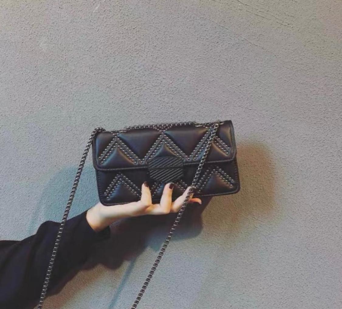 Designer handbags for women Rivet flap luxury Shoulder Bags handbag cross body clutch chain Purse fashion purses lady Satchel mini1420884, Red
Designer handbags for women Rivet flap luxury Shoulder Bags handbag cross body clutch chain Purse fashion purses lady Satchel mini1420884, Red