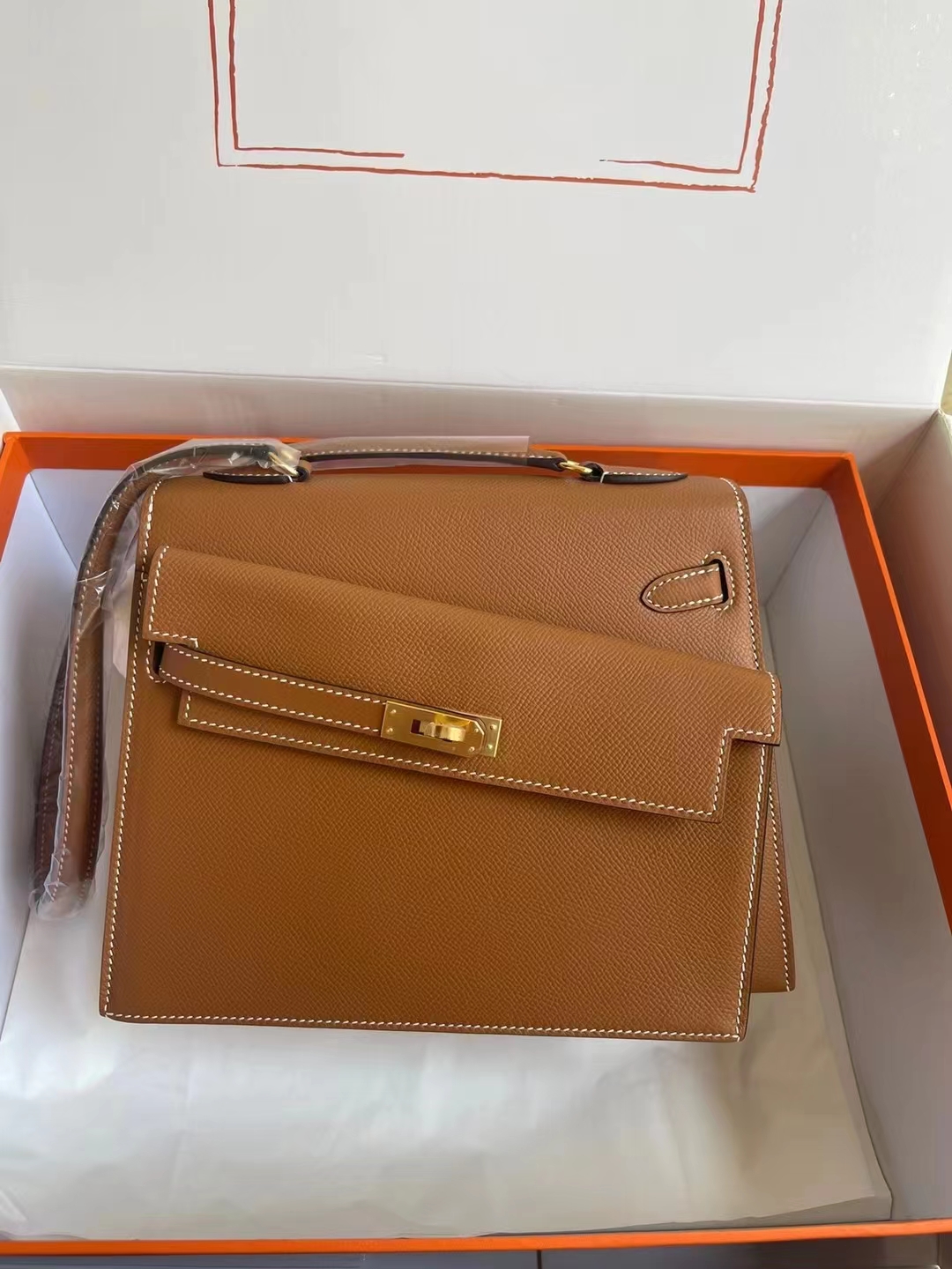 5A Fashion purse Women Totes Shoulder bags designer bags Cowskin Genuine leather Handbag Scarf Charm shoulders straps bag Luxury-00001
5A Fashion purse Women Totes Shoulder bags designer bags Cowskin Genuine leather Handbag Scarf Charm shoulders straps bag Luxury-00001