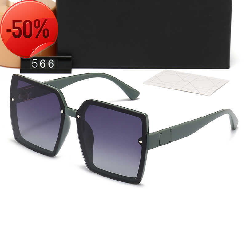 Lady Luxury Designer Brand 566 Sunglasses Designer Green Sunglass High-Quality eyeglass Fashion Women Men Glasses Womens Sun glass UV400 lens Unisex With box
Lady Luxury Designer Brand 566 Sunglasses Designer Green Sunglass High-Quality eyeglass Fashion Women Men Glasses Womens Sun glass UV400 lens Unisex With box
