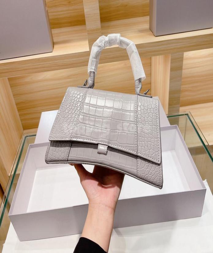 2022 Fashion Bags Women Totes Shoulder Cross Body Lady shopping Bags Luxury Leather Classic Retro Purse wallets1681859, White
2022 Fashion Bags Women Totes Shoulder Cross Body Lady shopping Bags Luxury Leather Classic Retro Purse wallets1681859, White