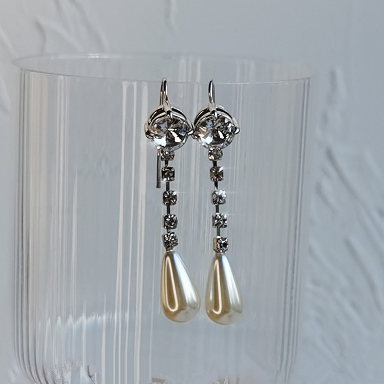 Luxury jewelry earrings for woman female elegant earrings cute fruit retro luxury accessories high quality texture sterling silver needle retro girfriend gift
Luxury jewelry earrings for woman female elegant earrings cute fruit retro luxury accessories high quality texture sterling silver needle retro girfriend gift