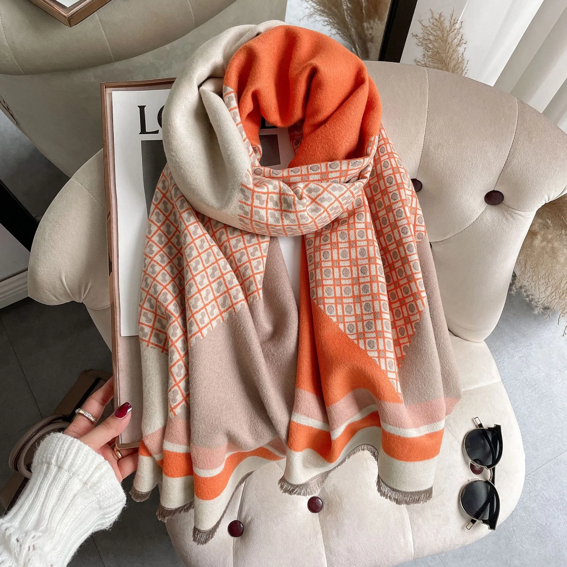 2023 New Luxury Cashmere Scarf Cashmere Thick Shawl Women Long Winter Wram Pashmina Wraps size 180*65cm
2023 New Luxury Cashmere Scarf Cashmere Thick Shawl Women Long Winter Wram Pashmina Wraps size 180*65cm