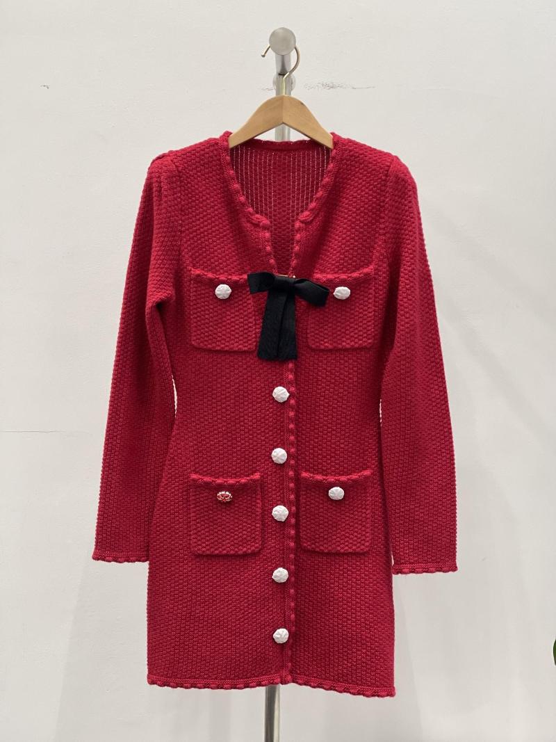 Casual Dresses 2023 Women' Fashion Long-sleeved V-neck Knitted Red Bow With Diamond Buckle Slim-fit Hip-wrap Waist Wool Dress 1205
Casual Dresses 2023 Women' Fashion Long-sleeved V-neck Knitted Red Bow With Diamond Buckle Slim-fit Hip-wrap Waist Wool Dress 1205