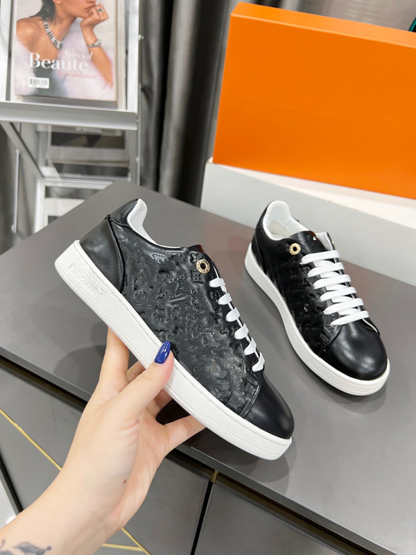 2023 new Hot Womans shoe Leather Lace Up Men Fashion Sneakers White Black mens womens Luxury Casual Shoes 0522, 01
2023 new Hot Womans shoe Leather Lace Up Men Fashion Sneakers White Black mens womens Luxury Casual Shoes 0522, 01