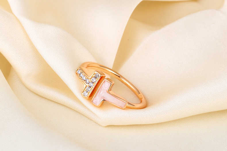 high-quality High quality Tiffay semi-diamond double T ring women's fashion versatile open plated with 18k rose gold white fritillaria
high-quality High quality Tiffay semi-diamond double T ring women's fashion versatile open plated with 18k rose gold white fritillaria